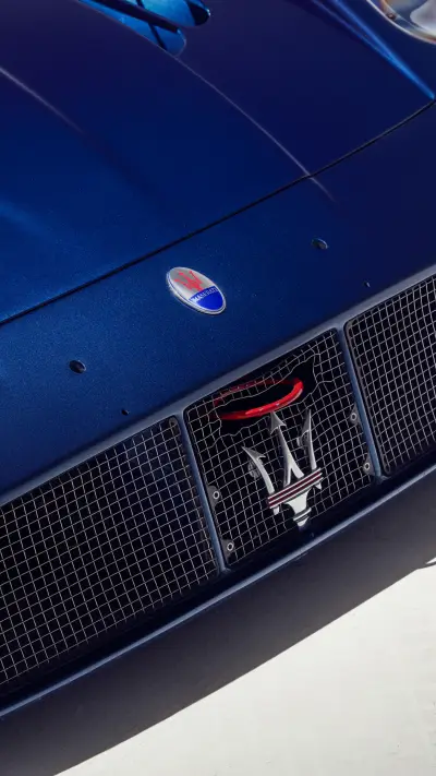 坐镇山门 玛莎拉蒂超跑