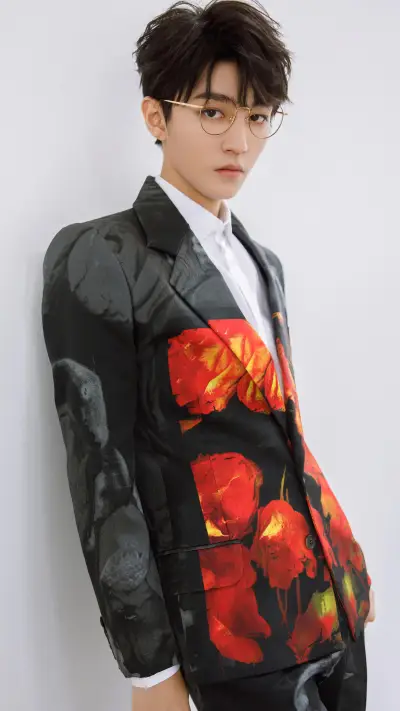 王俊凯：从偶像到榜样