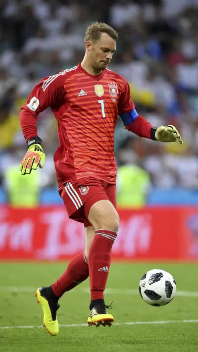 铜墙铁壁诺伊尔