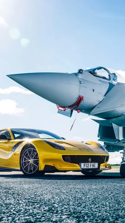 法拉利F12tdf冲上云霄