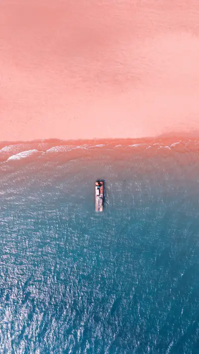 粉色沙滩是怎么形成的