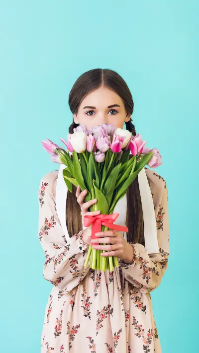 捧花少女-拍信图库